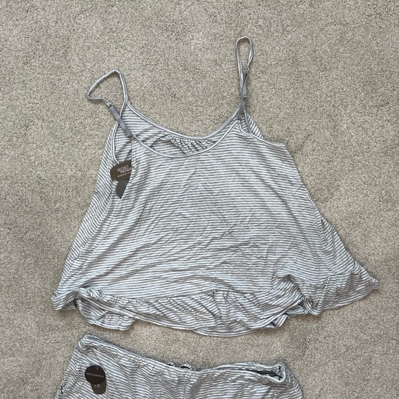 Women’s - Ruffle Sleep Set - Picture 3 of 11